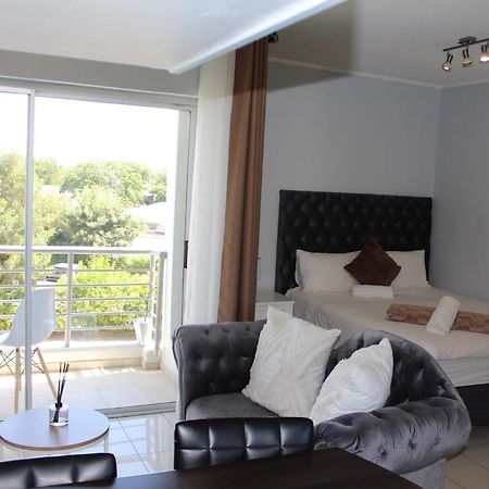 Abigail'S Studio Apartment @ Trift Tower Windhoek Bagian luar foto