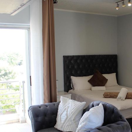 Abigail'S Studio Apartment @ Trift Tower Windhoek Bagian luar foto