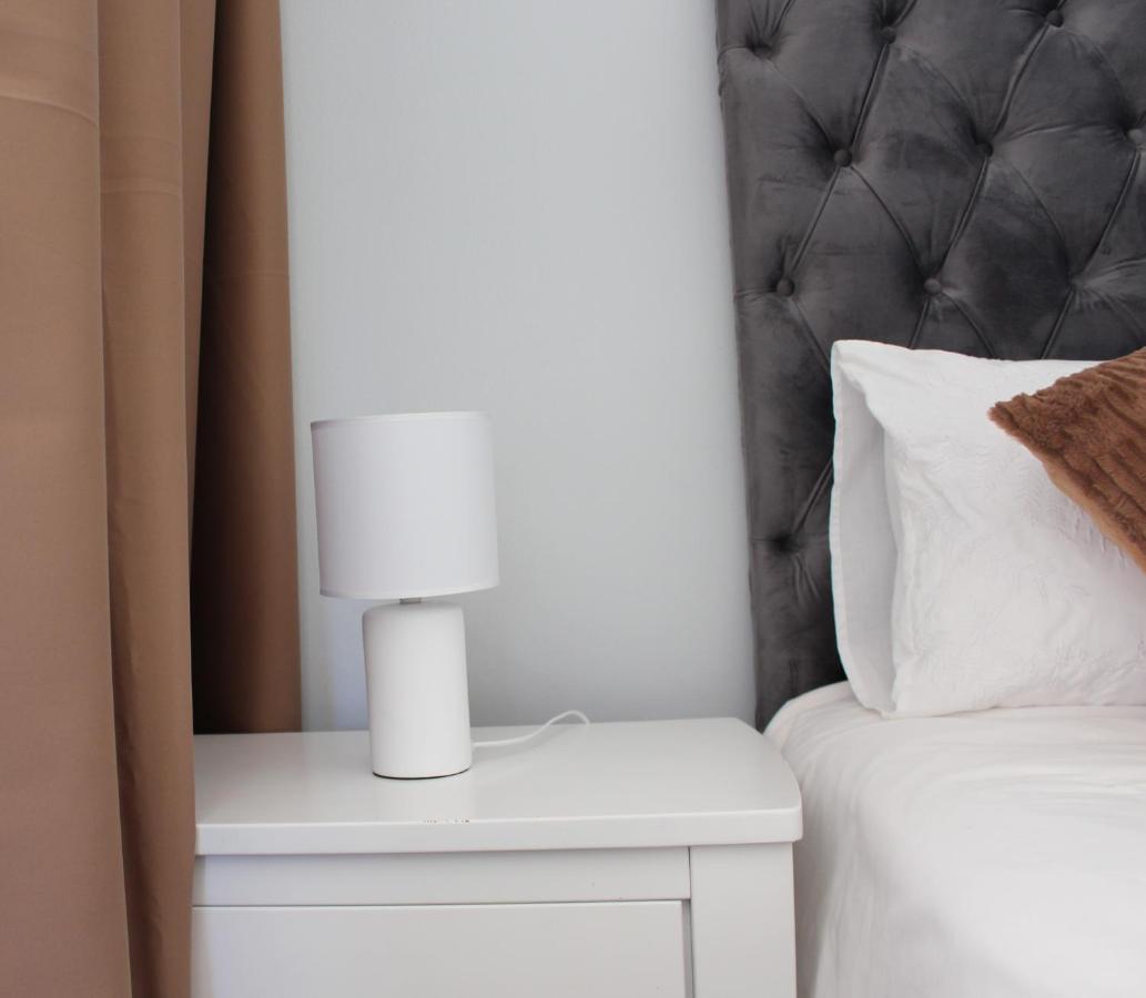 Abigail'S Studio Apartment @ Trift Tower Windhoek Bagian luar foto