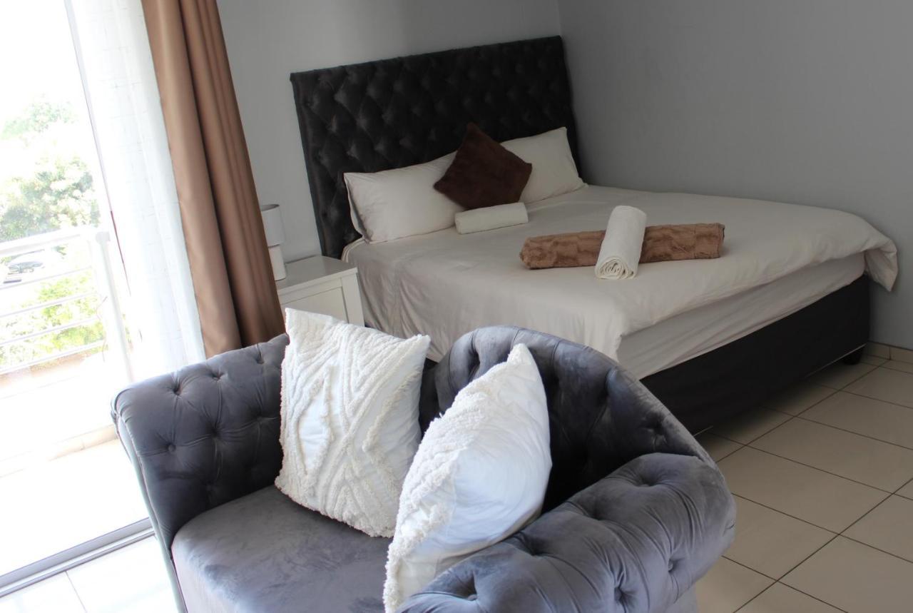 Abigail'S Studio Apartment @ Trift Tower Windhoek Bagian luar foto