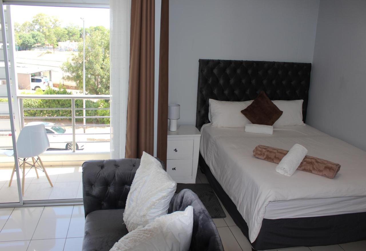 Abigail'S Studio Apartment @ Trift Tower Windhoek Bagian luar foto
